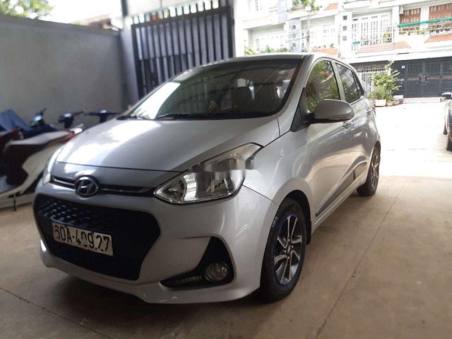 Cần bán gấp Hyundai Grand i10 sản xuất 2017, màu bạc, xe nhập 0