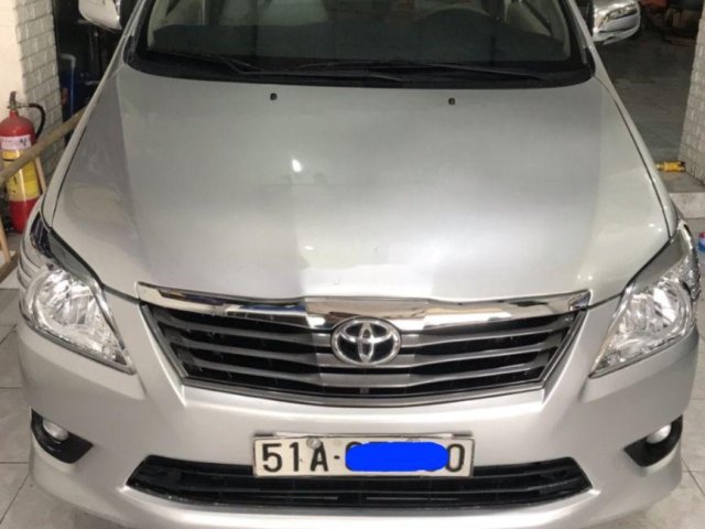 Cần bán xe Toyota Innova năm sản xuất 2013, màu bạc, giá tốt