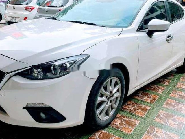 Cần bán xe Mazda 3 sản xuất năm 2017, màu trắng còn mới  0