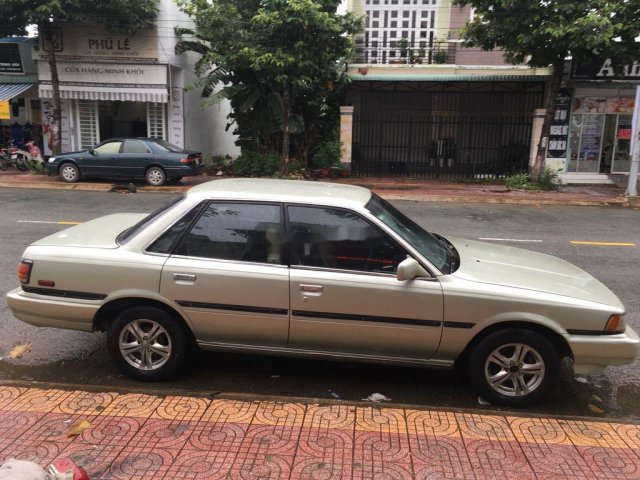 Bán Toyota Camry 1988, màu vàng, xe nhập còn mới0