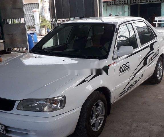 Cần bán lại xe Toyota Corolla Altis đời 2000, màu trắng, nhập khẩu nguyên chiếc