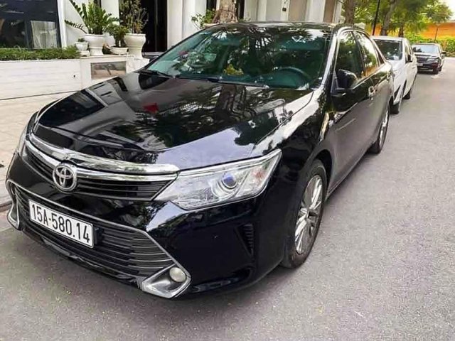 Cần bán Toyota Camry sản xuất năm 2015, màu đen, 799 triệu