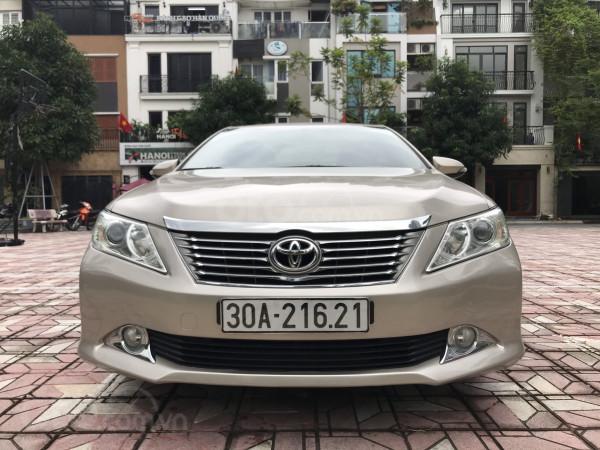 Bán Toyota Camry 2.0E tự động, tư nhân 1 chủ từ đầu