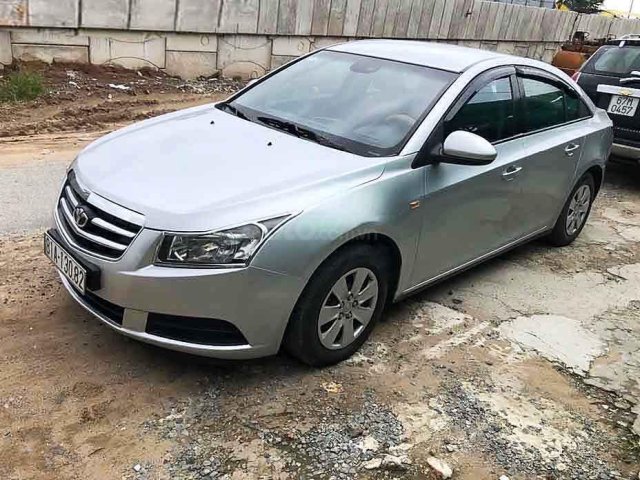 Bán Daewoo Lacetti năm sản xuất 2010, màu bạc, nhập khẩu nguyên chiếc xe gia đình