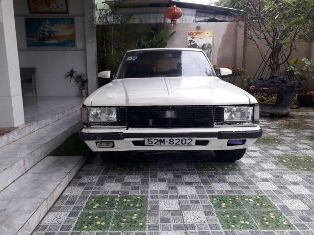 Bán Toyota Crown đời 1983, màu trắng, nhập khẩu nguyên chiếc