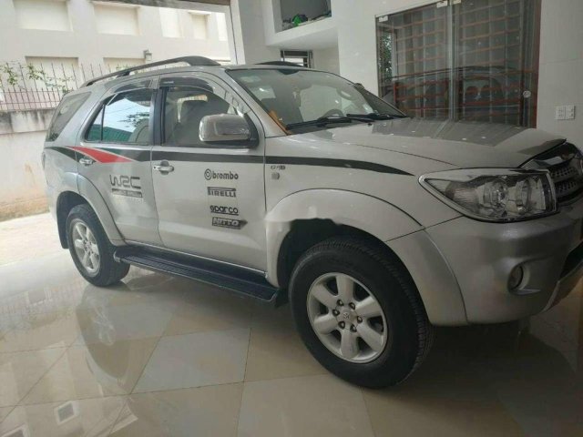 Bán Toyota Fortuner đời 2009, màu trắng, nhập khẩu nguyên chiếc còn mới