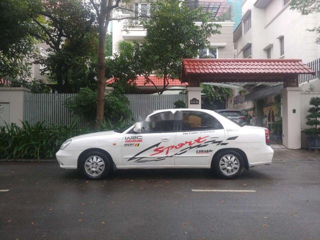 Cần bán gấp Daewoo Nubira đời 2003, màu trắng