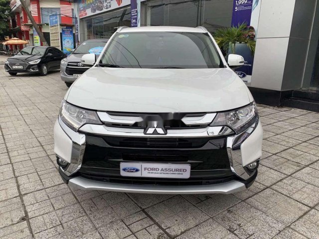 Cần bán lại xe Mitsubishi Outlander sản xuất năm 2019 còn mới, giá tốt0