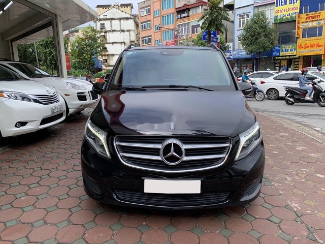 Bán xe Mercedes V220 năm sản xuất 2016, màu đen, nhập khẩu