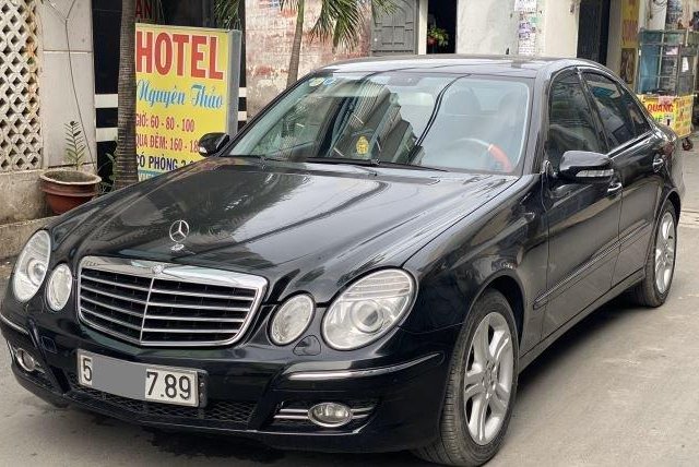 Bán ô tô Mercedes E class sản xuất 2008, màu đen còn mới, 386 triệu