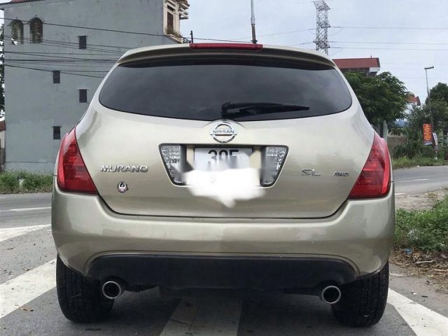 Cần bán gấp Nissan Murano năm sản xuất 2005 còn mới giá cạnh tranh0