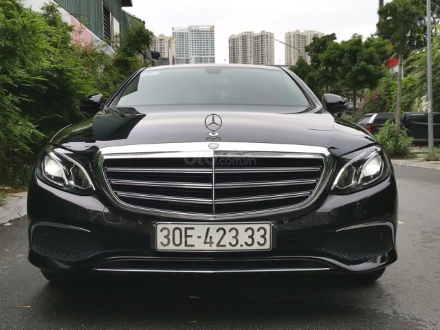 Bán Mercedes-Benz E200 đen/cafe 20160