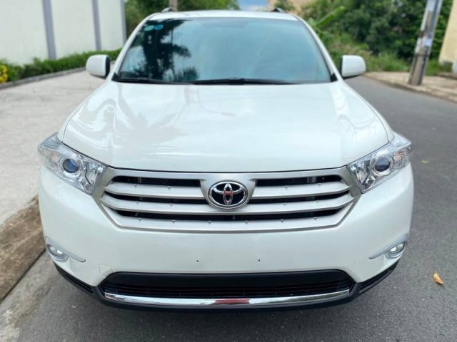 Cần bán xe Toyota Highlander sản xuất năm 2011, nhập khẩu nguyên chiếc, 900 triệu0