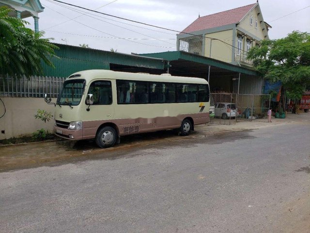 Cần bán gấp Hyundai County sản xuất năm 2005, xe nhập0