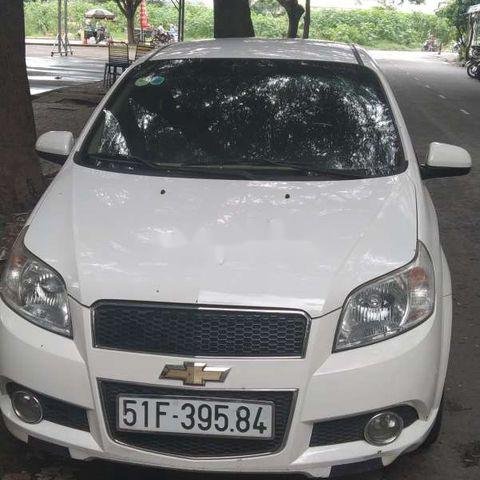 Chính chủ bán Chevrolet Aveo đời 2016, màu trắng, giá 225tr0