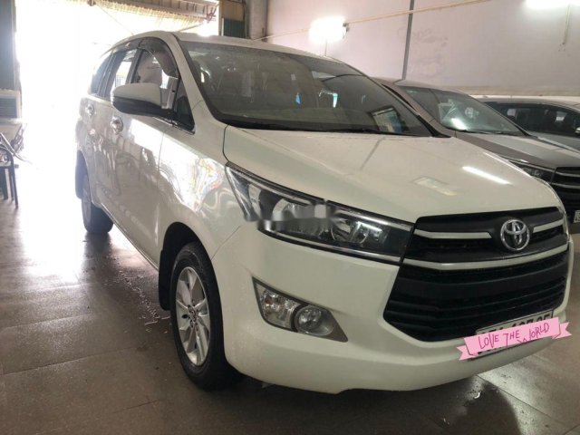 Bán xe Toyota Innova 2018, màu trắng số sàn0