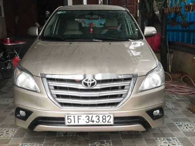 Cần bán gấp Toyota Innova năm 2015 xe gia đình, giá 429tr0