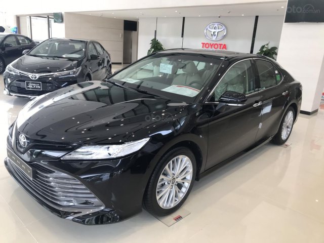 Toyota Camry full màu, ưu đãi lên đến 25 triêu, xe giao ngay