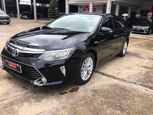 Xe Toyota Camry 2.0 E sản xuất năm 2018, màu đen còn mới