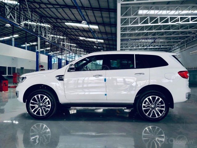 Ford Everest khuyến mãi lên đến 80tr