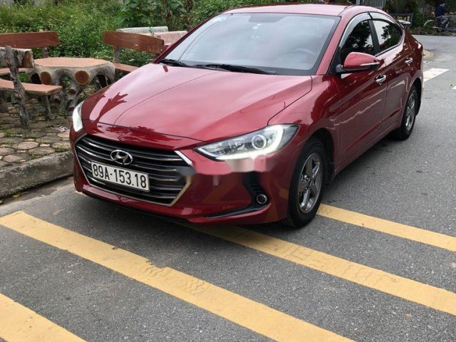 Cần bán lại xe Hyundai Elantra sản xuất 2018, màu đỏ như mới0