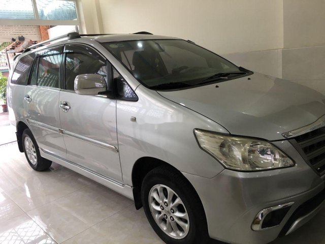 Cần bán gấp Toyota Innova sản xuất năm 2015 giá cạnh tranh