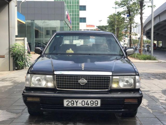 Bán Nissan Cedric đời 1993, màu đen, số sàn0