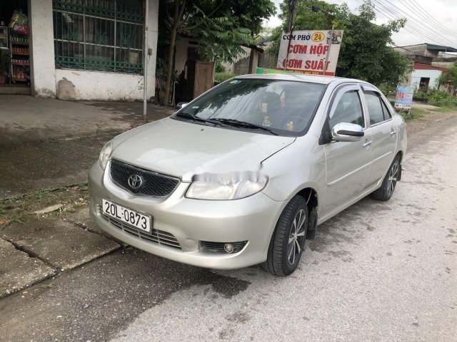 Bán Toyota Vios năm 2005, xe nhập, giá thấp, động cơ hoạt động tốt