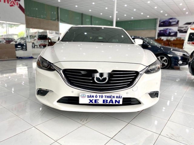 Cần bán lại xe Mazda 6 sản xuất 2017, màu trắng 