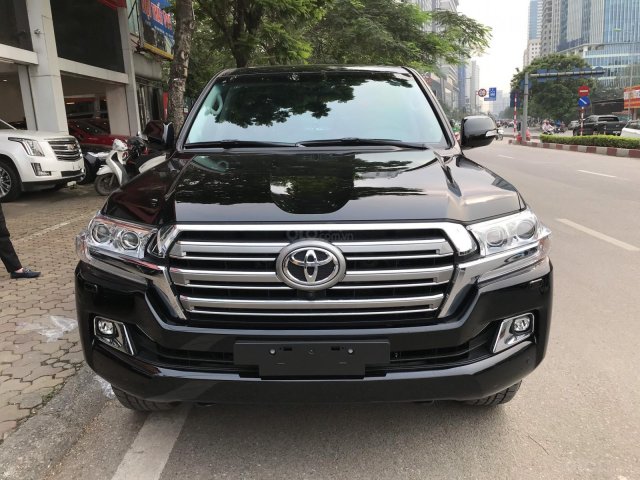 Toyota Land Cruiser sản xuất 2020 giao ngay trong tháng 11