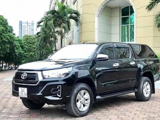 Bán Toyota Hilux sản xuất 2019, màu đen, nhập khẩu 0