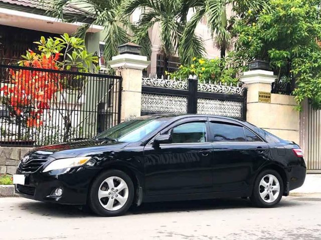 Cần bán Toyota Camry sản xuất 2010, màu đen, nhập khẩu 