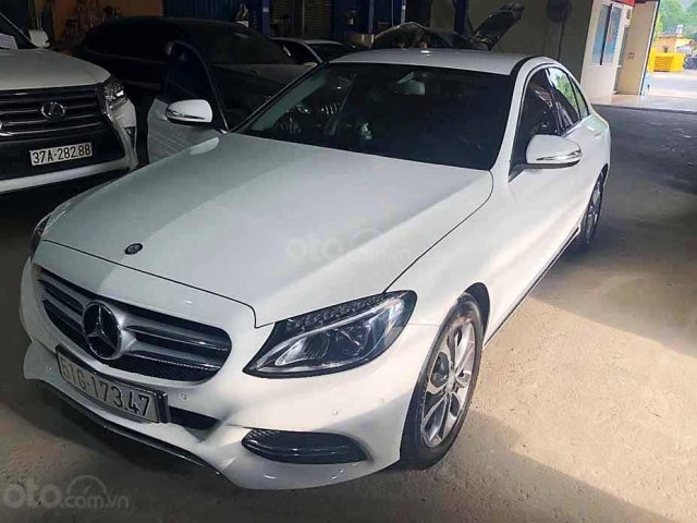 Bán xe Mercedes C200 năm 2015, màu trắng, xe gia đình0