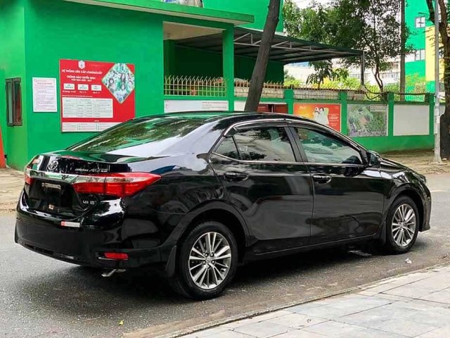 Bán Toyota Corolla Altis năm sản xuất 2017, màu đen0