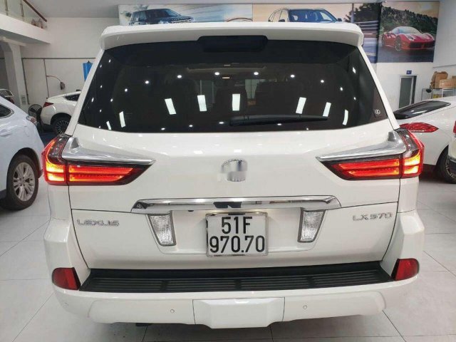 Cần bán xe Lexus LX 570 sản xuất năm 2016, màu trắng, xe nhập