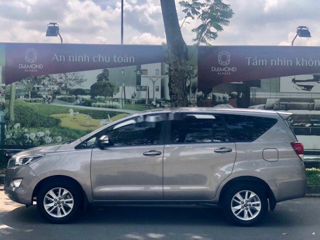 Bán Toyota Innova đời 2017, màu xám số sàn, siêu lướt0