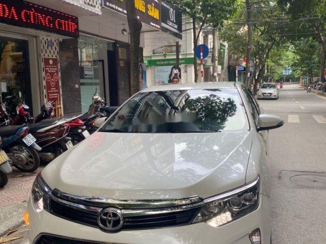 Cần bán lại xe Toyota Camry năm 2018, mới ko tì vết0
