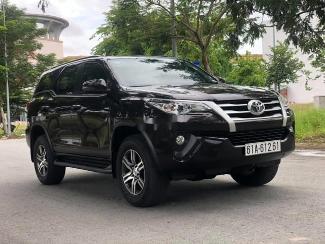 Bán xe Toyota Fortuner sản xuất 2019, màu đen0