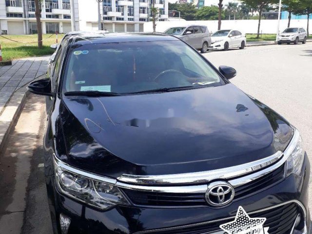 Bán Toyota Camry năm 2018, màu đen0