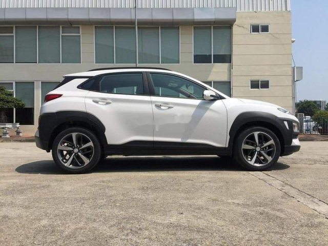 Cần bán xe Hyundai Kona năm 2020, màu trắng0