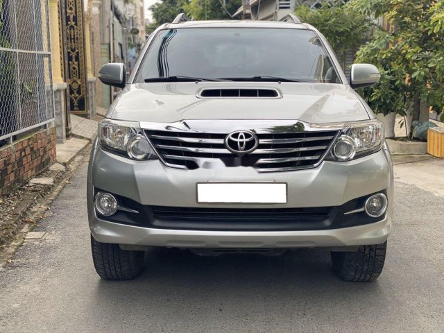 Bán Toyota Fortuner năm 2016, màu bạc số sàn, giá chỉ 698 triệu
0