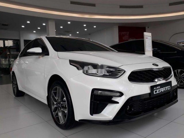 Cần bán xe  Kia Cerato 1.6 AT Luxury sản xuất năm 2020, giá tốt