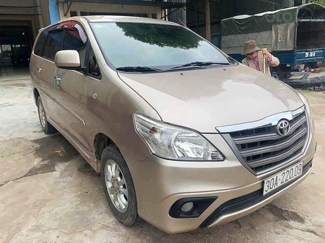 Cần bán gấp Toyota Innova năm 2014 còn mới, giá 405tr0