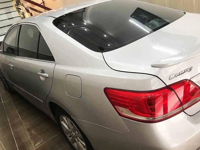 Cần bán Toyota Camry sản xuất 2009, màu bạc, nhập khẩu nguyên chiếc còn mới