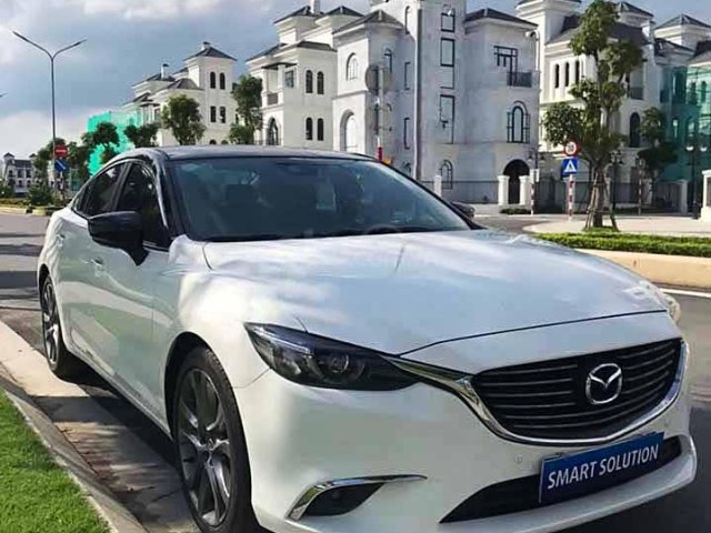 Xe Mazda 6 năm sản xuất 2017, màu trắng còn mới giá cạnh tranh0