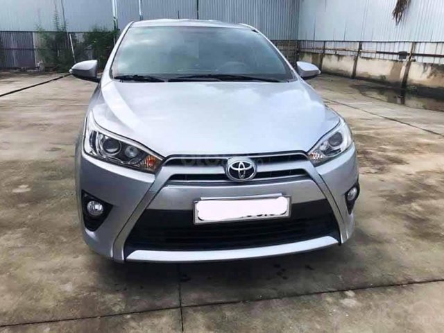 Cần bán Toyota Yaris sản xuất năm 2017, màu bạc, nhập khẩu còn mới, 528tr