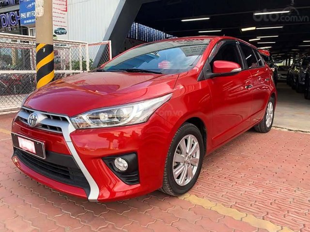 Bán nhanh Toyota Yaris 1.3G đời 2015, màu đỏ