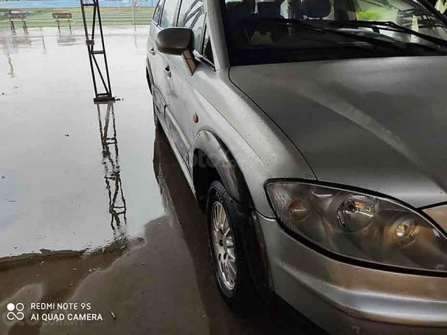 Cần bán gấp Ssangyong Stavic năm 2006, màu bạc còn mới, 128 triệu