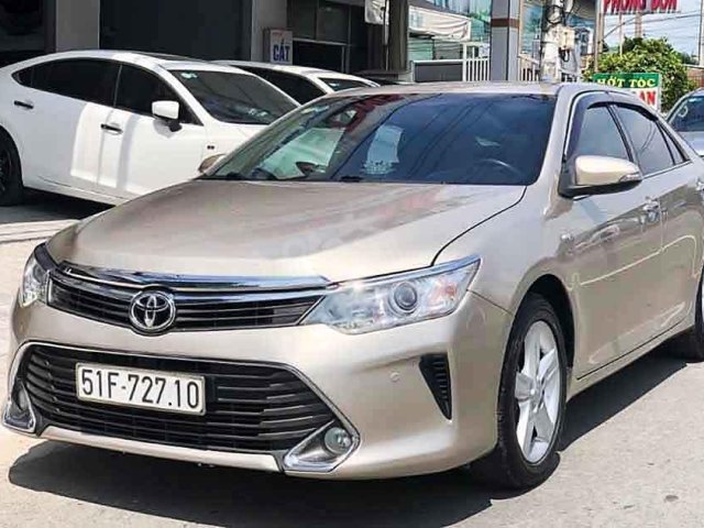 Bán xe Toyota Camry 2.5Q năm 2016, hàng kịch độc 