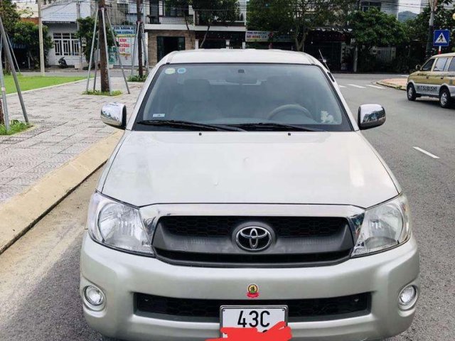 Bán ô tô Toyota Hilux sản xuất năm 2010, nhập khẩu còn mới0